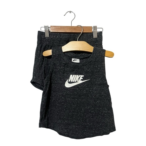 NIKE Set Shirt Shorts Kids Small 2 Piece - Picture 1 of 5
